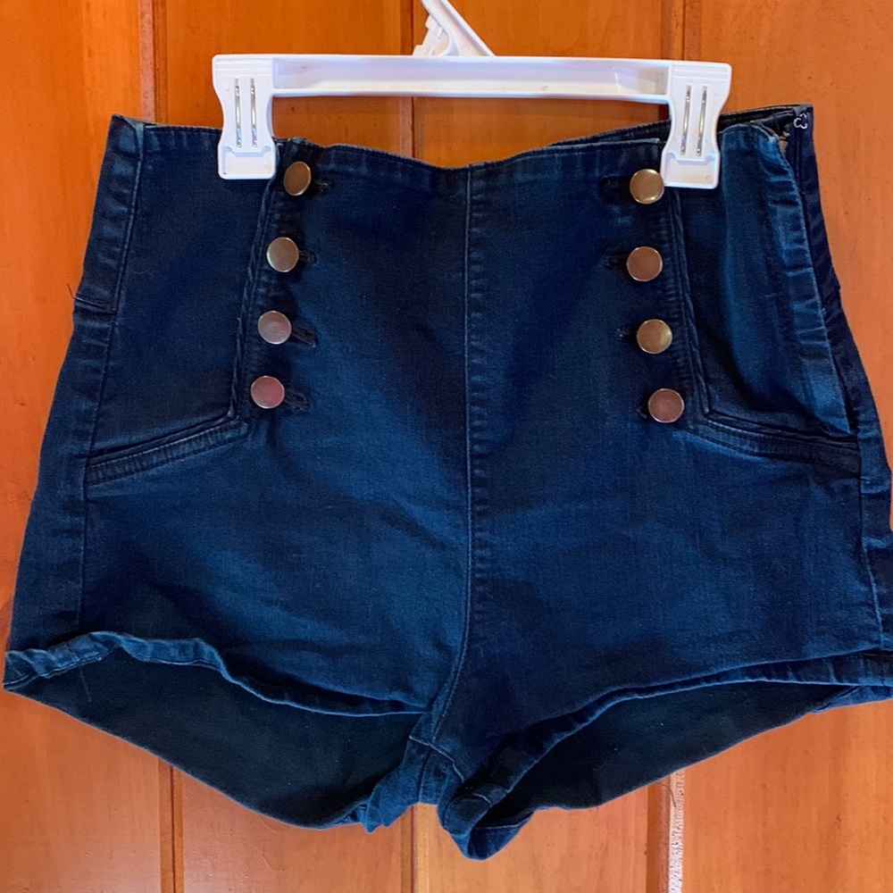 Denim shorts with double button front style